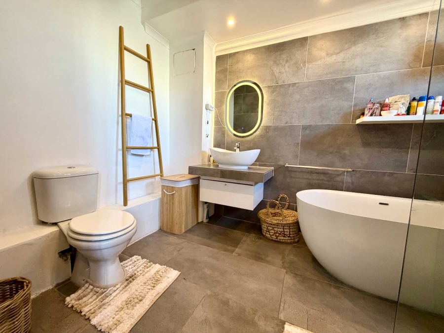 To Let 1 Bedroom Property for Rent in Woodstock Western Cape
